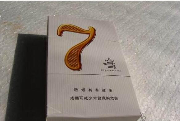 香烟批发店的繁荣与挑战，探寻行业背后的故事